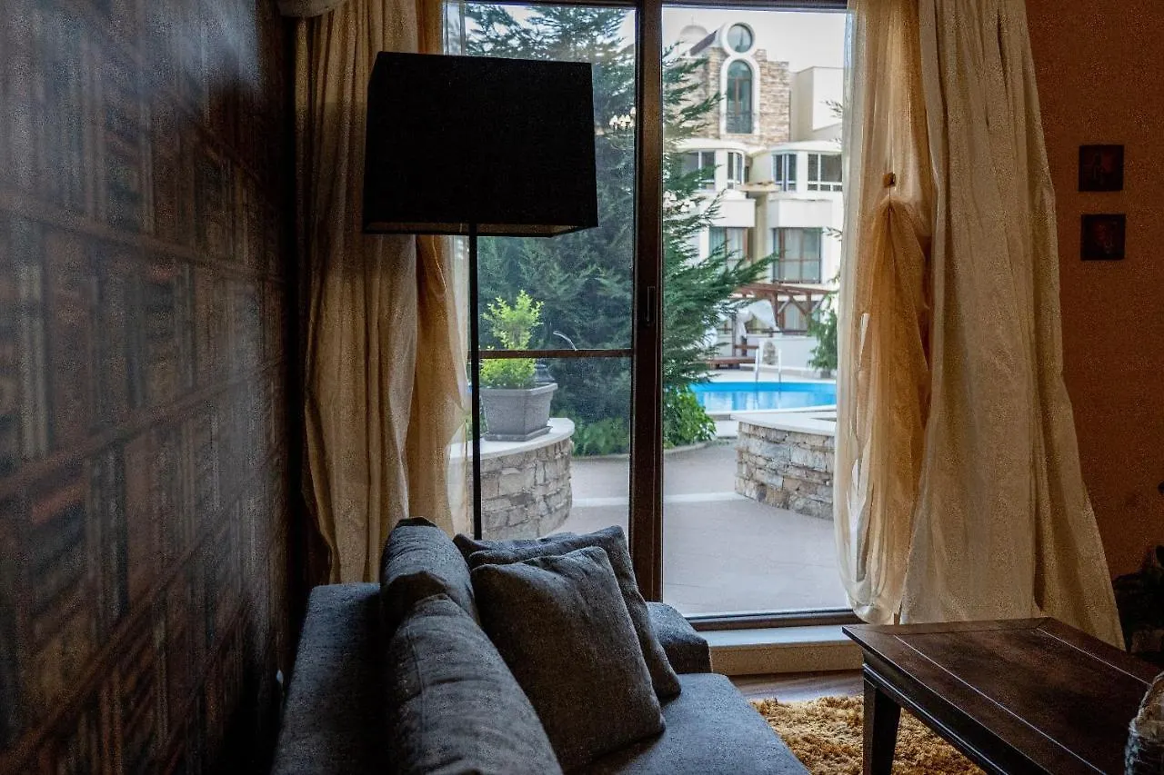 Tenerra Lux Apartment location